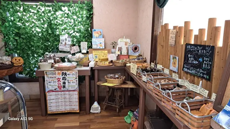 ほほえみ誘う!しっとりと熟成まで楽しみな極上の「ブランデーケーキ」 株式会社シェ・モム 山口県 防府市 O-H20 ブランデーケーキ 熟成 焼き菓子 洋菓子 スイーツ 大人 お菓子 ギフト 高級 濃厚 おつまみ