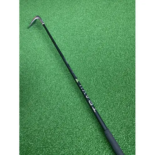 【福岡市】Abi Wedge ホワイトクロムメッキ56°　フジクラTRAVIL（105S）女性クラフトマンの阿比留俊子　設計・デザイン