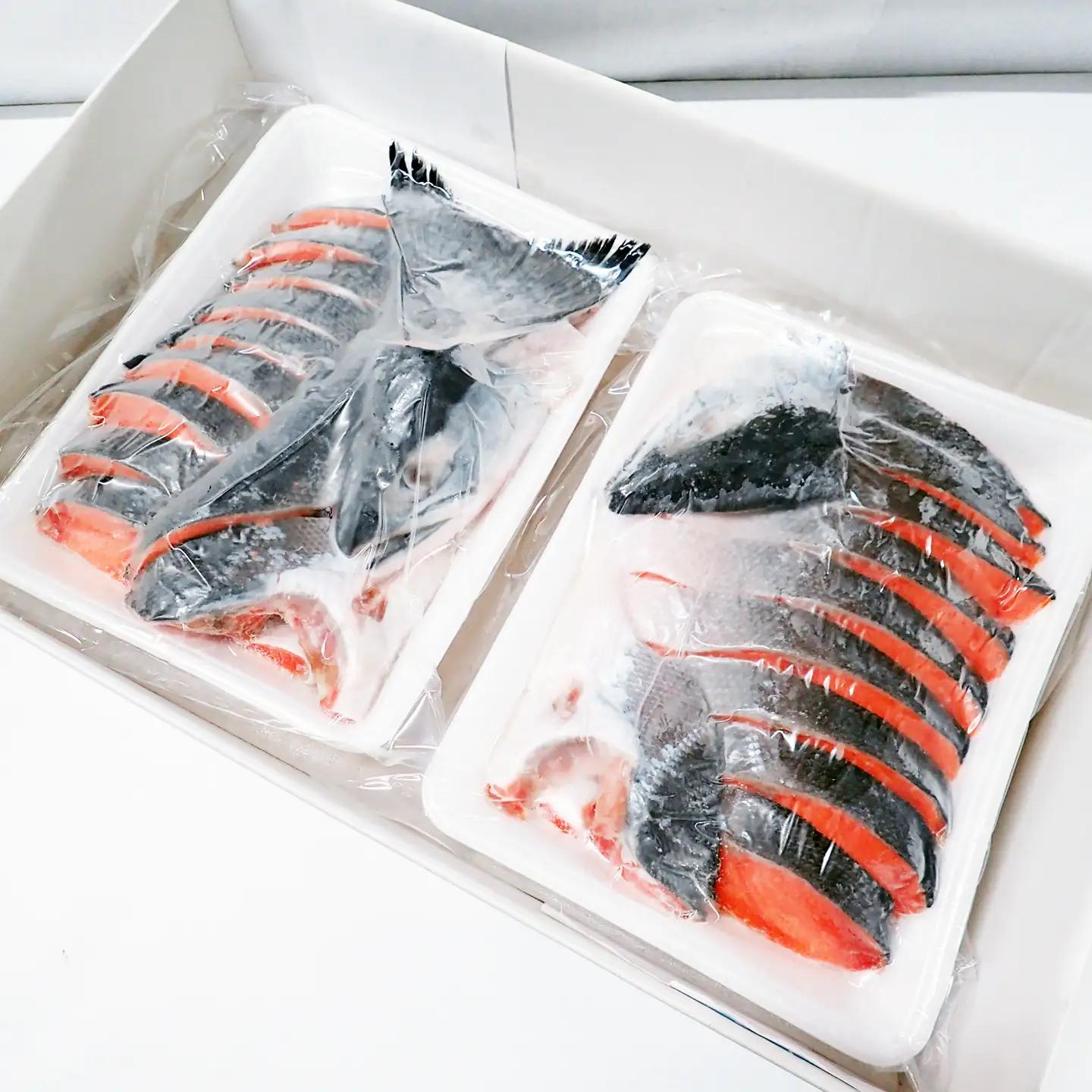 【北海道根室産】無添加天然紅鮭姿切り身(1尾分)約2kg(新物) C-11060