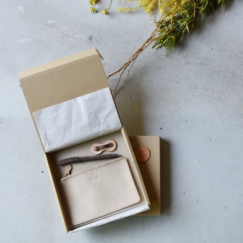 Teha’amana SQUARE POUCH S ＆ MULTI HOLDER ＆ PEN ポーチ＆マルチホルダー＆ペン ギフトセット アイボリーセット