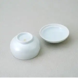有田焼 銀彩白磁鈴形 蒸碗 蓋付き 2個 セット 【幸楽窯 / YUIKA Lab】 和食器 小鉢 スープ碗 デザート 正月 ハレの日 お祝い膳 食器 A20-668