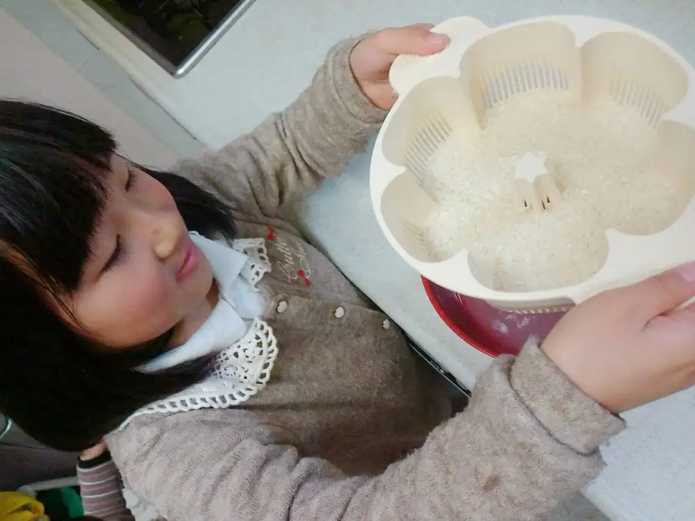【特許登録】手を濡らさず美味しいごはんが炊ける 米とぎ器 銀しゃり名人 | キッチン 家事 便利グッズ