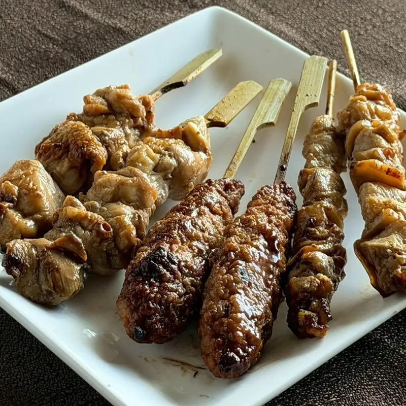 老舗居酒屋「炭火焼き鳥セット(6種×2本)」 焼き鳥 お惣菜 鶏肉 たれ 塩 おつまみ セット 炭火 もも つくね ズリ なんこつ ふるさと納税 焼鳥