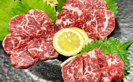 にくの十八屋の厳選 熊本特産肥後馬刺し 2種 セット 計300g ( 赤身 180g ・ 霜降り 120g ) 馬刺しのたれ・おろし生しょうが付き 馬肉 ばにく 馬刺 ばさし 肉 お肉 にく おにく