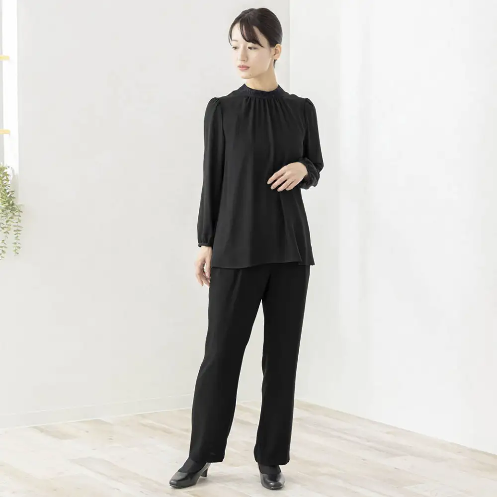 レディース ブラックフォーマル ストレートパンツ　LLサイズ