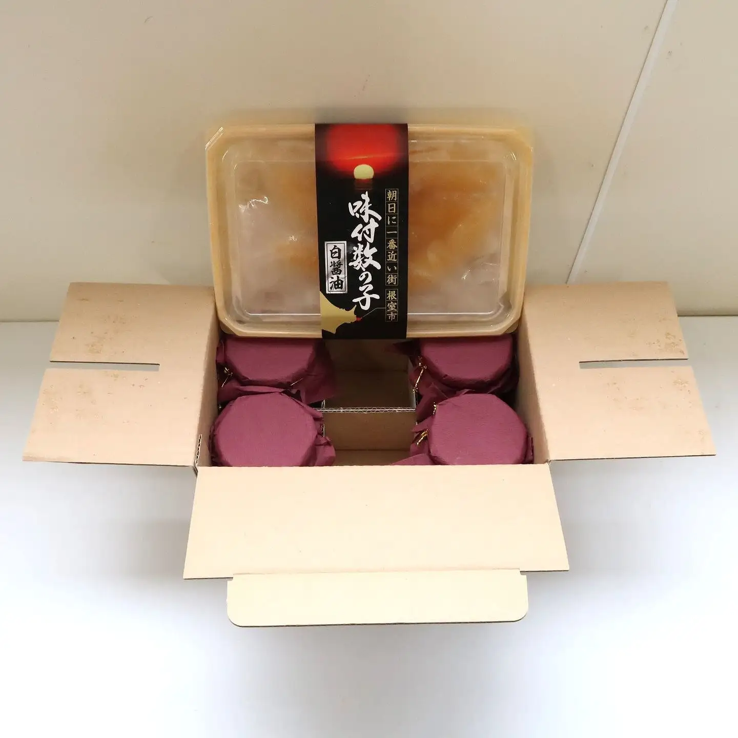 焼きほぐし鮭(鮭フレーク)100g×4本、味付け数の子白醤油110g×1Pセット G-46010
