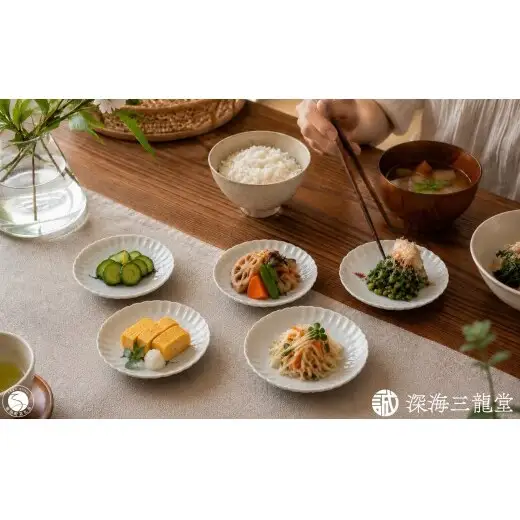 有田焼 赤絵花型小皿 5柄 セット【深海三龍堂】和食器 豆皿 うつわ 和皿 醤油皿 薬味皿 小さい かわいい 手のひらサイズ 伝統工芸 ay111