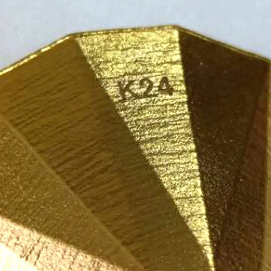【24金】純金ダイヤモンド型オブジェ 0.3ｇ以上　K24　24金　金　純金　黄金　山吹色　金色　ゴールド　gold　Au  地金　金無垢　金塊　純金小物　金の置物　金製品　金のオブジェ　金運　財運　幸運　運気上昇　　K24イエローゴールド