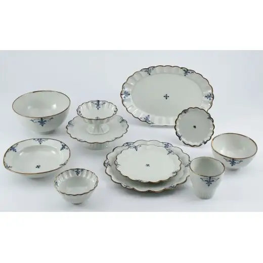 有田焼 三方押なぶり小鉢 錆李朝リーヴス【まるぶん】食器 器 うつわ 皿 伝統技法 染付 フチサビ レトロ おしゃれ aw141