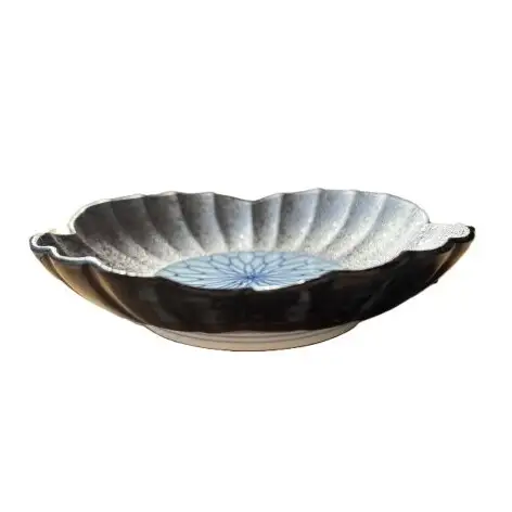 有田焼 銀彩菊花 手描き 網目文 盛皿 【山忠】食器 器 うつわ 皿 銀 シルバー 菊 16cm ed035