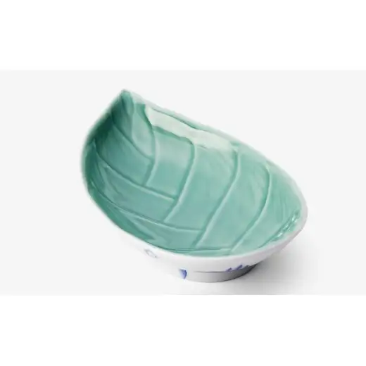 有田焼 笹青磁 ペア竹の子彫刻皿【深川製磁】食器 器 うつわ 高台皿 セット 和食器 伝統工芸 青磁 翡翠 たけのこ タケノコ aa066