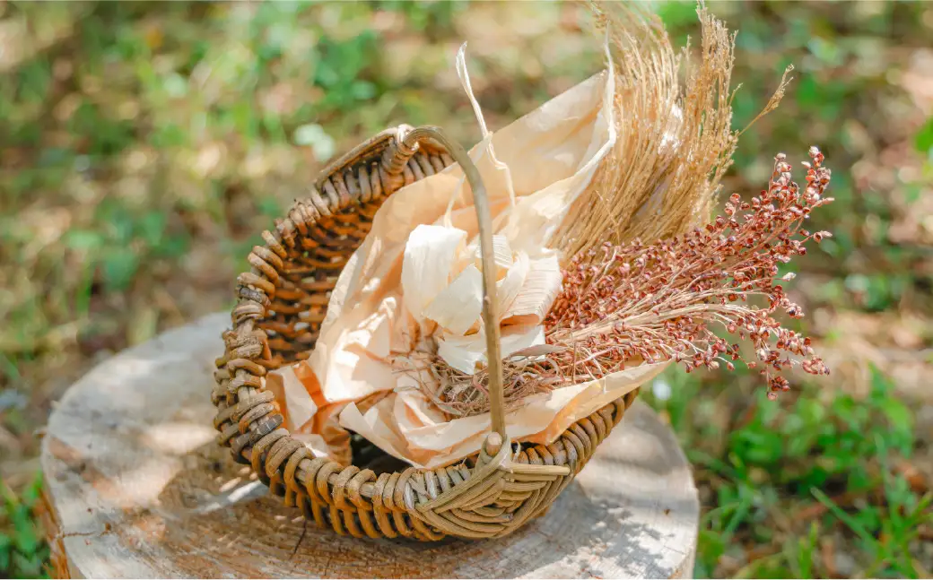 世界にひとつ ツルかごとブーケ 里山の草木から生まれた｜一点もの 自然素材 インテリア 天然素材 ハンドメイド
