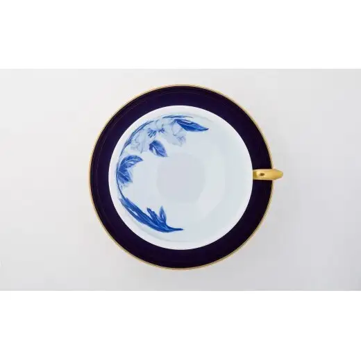 有田焼 オリエンタルブルー ペア紅茶碗皿【深川製磁】食器 器 うつわ 伝統工芸 染付 金 瑠璃 モダン クリスマスローズ 上品 おしゃれ ティータイム セット aa054