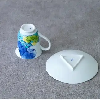 有田焼 染錦 青海波 ツワ絵カップ＆ソーサー【神田陶器店】食器 器 うつわ 赤絵 手描き プレゼント ギフト コーヒー 紅茶 bp015