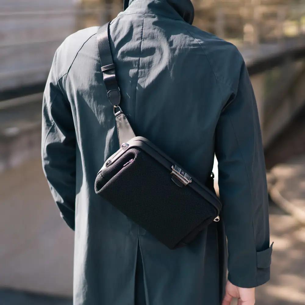 トンドブレンド クアトロショルダー ブラック FW03-107 / 4WAY ショルダーバッグ アートフィアー