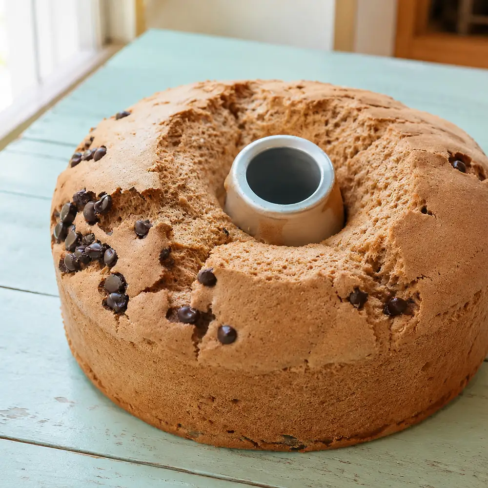 シフォンケーキ チョコチップとカカオのチョコレートシフォンケーキ 1ホール（約19cm） | チョコ カカオ ホールケーキ 冷蔵 合同会社ちゃんちき堂 東京都 青梅市