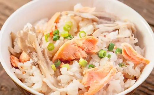 北海道産 【 骨なし 】 秋サケの切身 （ 急速冷凍 ） 約800g （200g程度×4パック） 鮭 切身 冷凍 魚 魚類 魚介 魚介類 サケ さけ カット