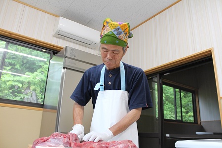 鹿肉燻製（3パック）と特製黒豆味噌仕立ての猪肉のそぼろ煮セット [010DA003]