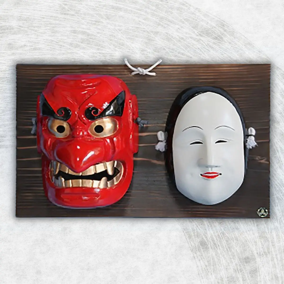 高千穂神楽面（対・塗り） 神楽 神楽面 夜神楽 伝統 伝統工芸品 工芸品 民芸品 装飾用神楽面 面 お面 仮面 神事 神人和楽 文化財 縁起物 縁起 お土産 スポーツの神様 天岩戸伝説 贈答 贈り物 ギフト おすすめ 装飾品 飾り インテリア 宮崎県 高千穂町 _Tk014-018