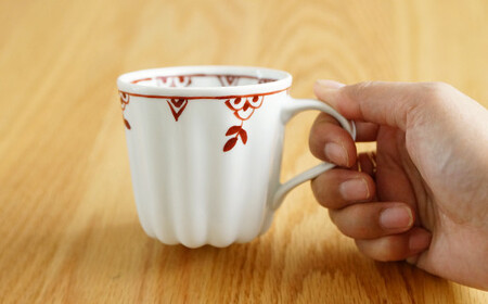 有田焼 デザート皿 & カヌレマグカップ ペアカフェセット【皓洋窯】食器 うつわ 器 皿 取皿 デザート皿 プレート マグ カップ ペア 食器セット カフェタイム 手描き かわいい ギフト 贈り物 食洗機対応 dl031