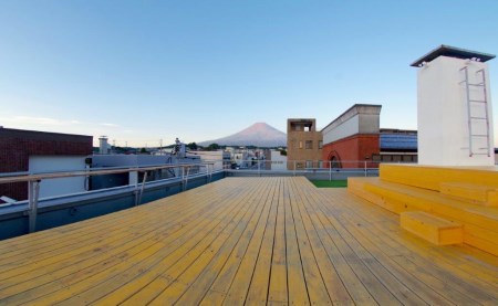 富士山を目の前に望むおしゃれでモダンなホステルの宿泊券B