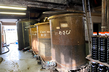 【合成保存料不使用】伝統の味「大仲屋本店」の濃口4本・淡口1本・さしみ醤油1本〈各1L・3種セット〉【1209585】