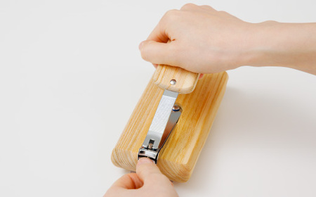 らくらく台付き爪切りⅢ 福祉用品　H15-06