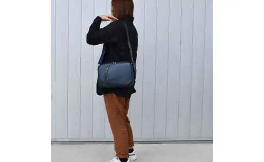 豊岡鞄 ブルーム 横型ショルダーバッグ（ネイビー）