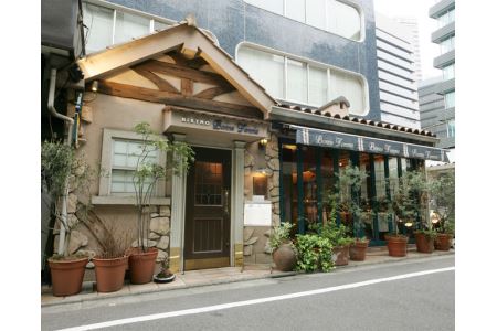 【赤坂／ミシュラン2018掲載】ボンファム 特産品ランチコース 3名様（1年間有効） お店でふるなび美食体験 FN-Gourmet313408