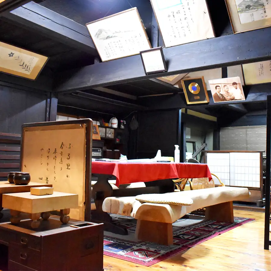 旅行 宿泊 民宿 2名様分チケット / 古民家の宿木治屋1泊2食付き宿泊券(2名様) ～夕食は地元のものをふんだんに使った 川魚懐石～