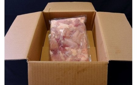 【熊本県産】天草大王 バーベキュー用カット肉（1kg） 熊本県産 天草大王 バーベキュー用 カット肉 1kg 鶏 地鶏 もも むね ミックス 焼肉 鶏肉 もも肉 むね肉 カット あそ大王ファーム  熊本 南小国町 送料無料