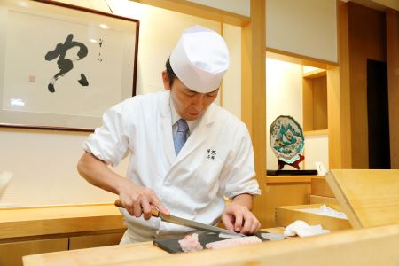 【溜池山王／ミシュラン2018掲載】帰燕 特産品ディナーコース 4名様（寄附申込月の翌月から6ヶ月間有効・30組限定） ふるなび美食体験 FN-Gourmet387220