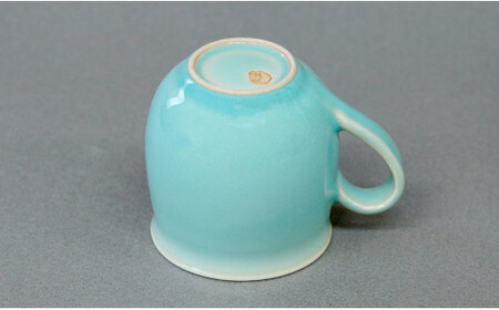有田焼 翡翠丸マグカップ【梶原大敬 茂正工房】器 うつわ 食器 マグカップ マグ カップ コップ コーヒーマグ 青磁 翡翠 青 作家 手作り 手仕事 ろくろ シンプル 電子レンジ対応 30000円 3万円 ak028