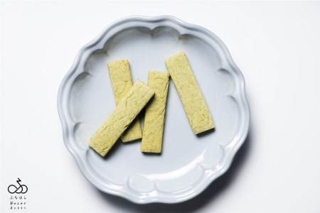 【親子で食べたくなるおやつ】おこめとおやさい（こまつな）6本入×4袋
