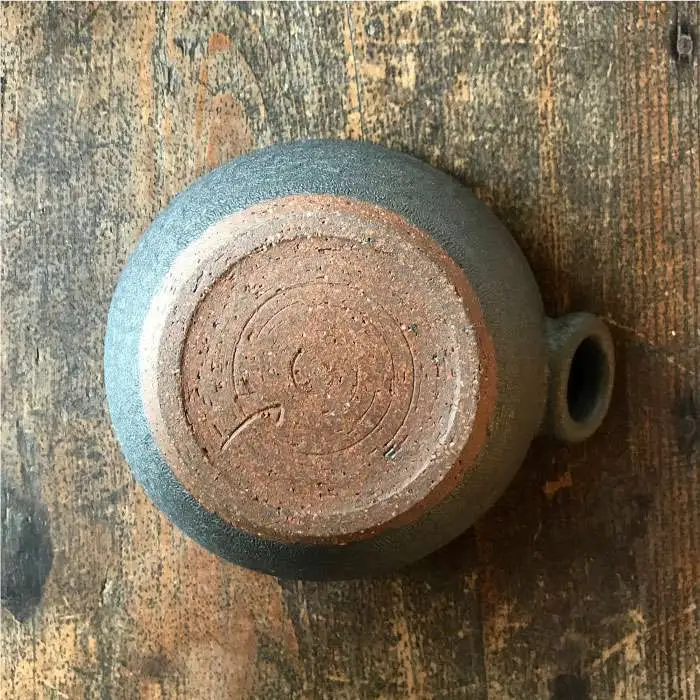 【 アイボリー ＆ アイアン ブラック 】とんすい ペア 糸島市 / うつわと手仕事の店 研　器 陶器 食器 クラフト 手作り [ARD007]