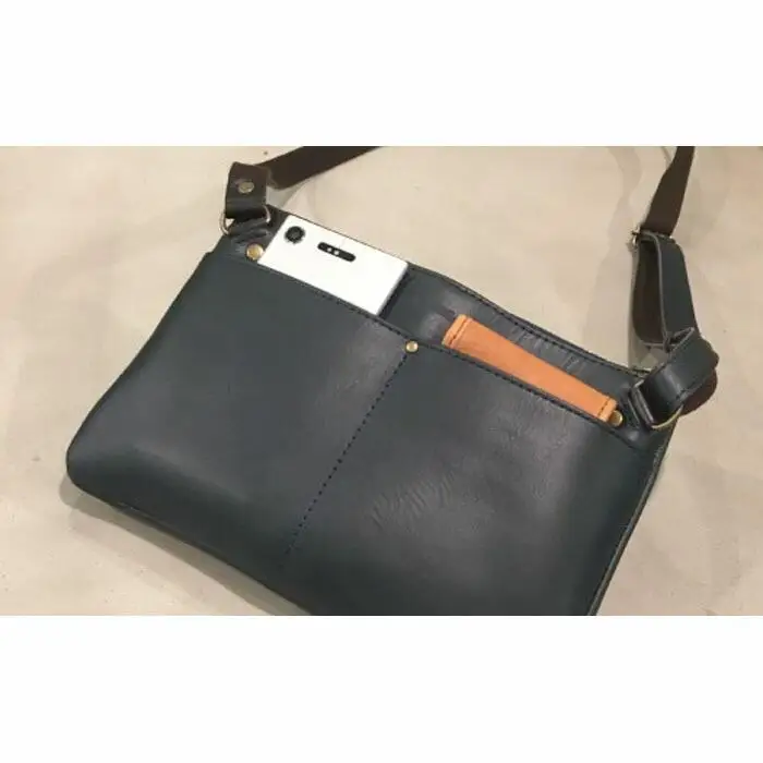 【alto.】スマートショルダーバッグ／サコッシュ AKEB-3102（ネイビー）