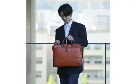 豊岡鞄 craftsmanship クロコ型ブリーフ サンセット 197712 / 木和田正昭商店 クロコダイル調 本革 ブリーフケース ビジネスバッグ メンズ ビジネスカジュアル カバン バッグ A4ファイル収納 手持ち ショルダーベルト付属 2way