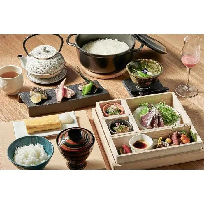 世界初！電波塔に泊まれる「THE TOWER HOTEL NAGOYA」 ペア宿泊券（1泊朝食付）