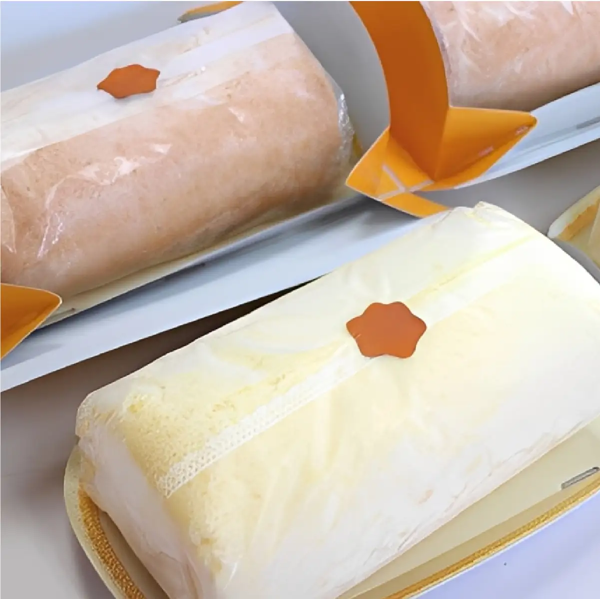 黄美娘＆白桃 ロールケーキ ケーキ スイーツ フルーツケーキ 果物 もも 桃 【12月寄附の方は翌年発送となります】