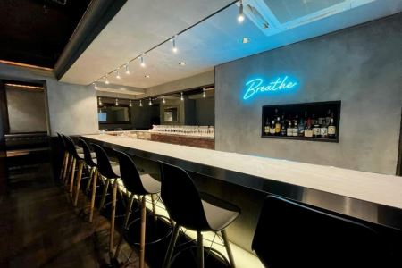 【六本木】Breathe Restaurant&Bar 特産品ディナーコース 3名様（寄附申込の翌月から6ヶ月間有効・30組限定）ふるなび美食体験 FN-Gourmet543534