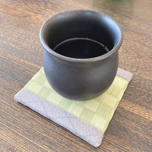 【どれが届くかお楽しみ！】畳職人謹製 プチ畳 おまかせ 4枚セット ／ ハンドメイド 和雑貨 和小物 インテリア ナチュラル ミニチュア おしゃれ 日用品 工芸品 デスク オフィス 可愛い かわいい おしゃれ 小さい コースター ぬくもり 自然 人気 お取り寄せ 日本 東北 山形 　012-H-KG001