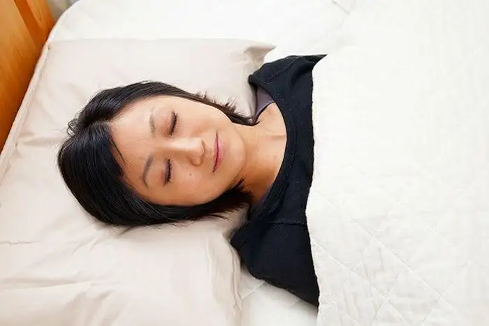 （男性用）起きてスッキリ、創業110年の職人技の快眠まくら
