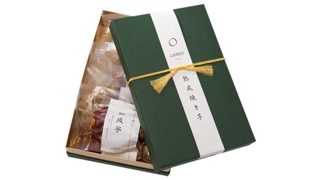 【 先行予約 2025年1月以降発送 】 oimo_tokyo 深緑 の 特別パッケージ入り 熟成 焼き芋 八千代町産 ( 紅はるか＆ シルクスイート ) 7本 セット ギフト 冷蔵 冷やし やきいも 食物繊維 さつまいも 美容 健康 スイーツ おやつ 小分け 茨城県産 [BY006ya]