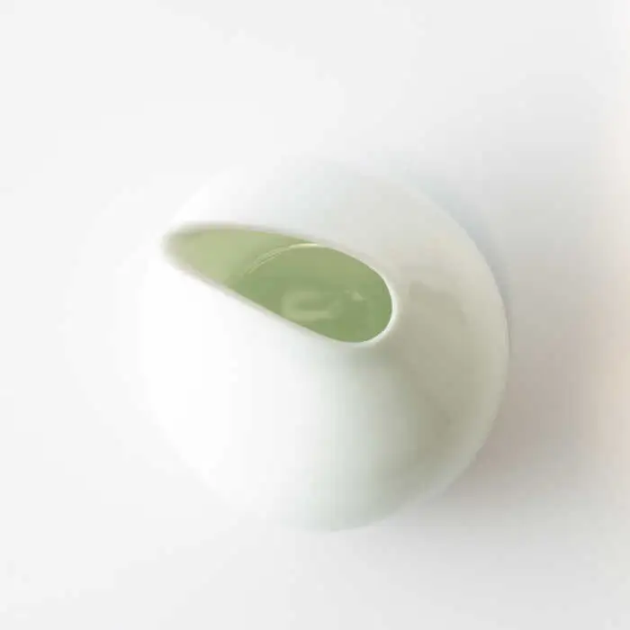 【美濃焼】注ぐ形【陶芸家 山田晋一朗】食器 酒器 片口 徳利 とっくり お酒 日本酒 調味料入れ 白 ホワイト シンプル [MAJ005]