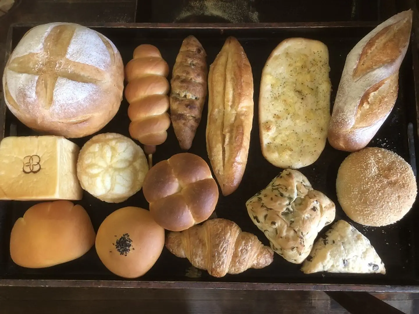 佐賀県産小麦のよつばパン おすすめパン 15個セット 冷凍パン パン詰合せ ご当地パン カンパーニュ バケット 明太フランス カレーパン あんパン メロンパン クロワッサン：B140-007