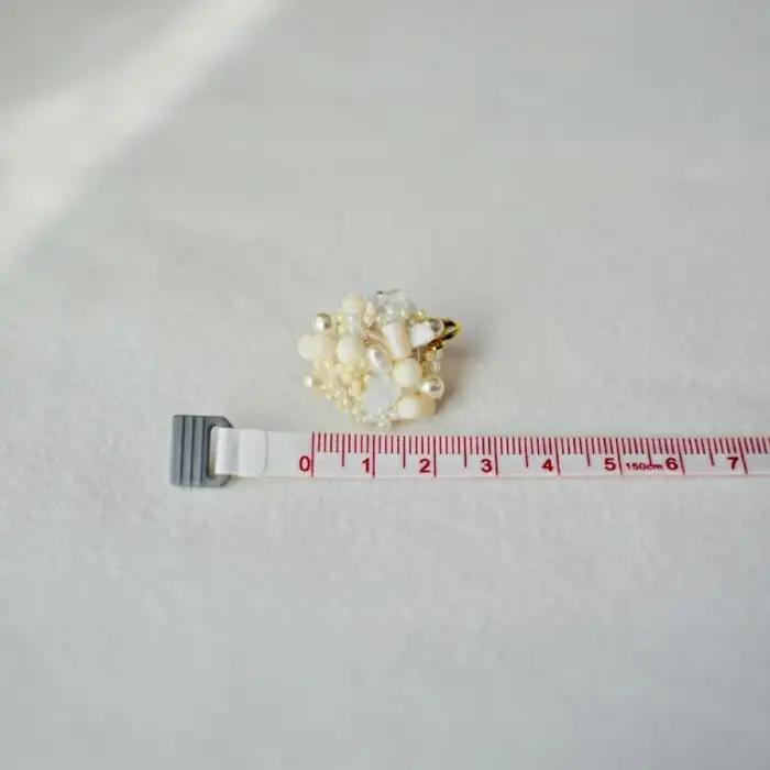 【宝石珊瑚】 (選べる) 赤、白、ピンク珊瑚の刺繍ピアス イヤリング 【株式会社ケンセン35】 [ATAR050-04]