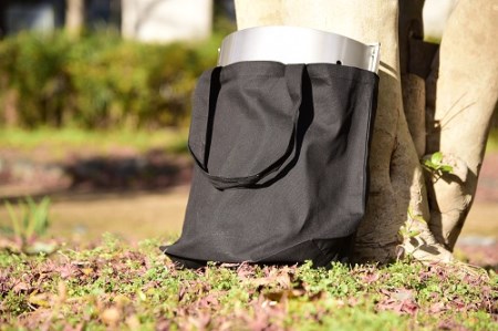 【熔接屋が作製】 折りたたみ式半円形の焚き火台(ステンレス製) 火力調整用置台付き 株式会社髙田熔工所 滋賀県 東近江市 H-F01 キャンプ アウトドア ソロキャンプ バーベキュー BBQ 焚火台 コンパクト 軽量 組み立て簡単 持ち運び 携帯 収納袋付き