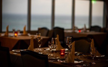 Royal Hotel 沖縄残波岬【特典付】一泊夕朝付ペア宿泊券（8階以上ハイフロアルーム・オーシャンビュー）