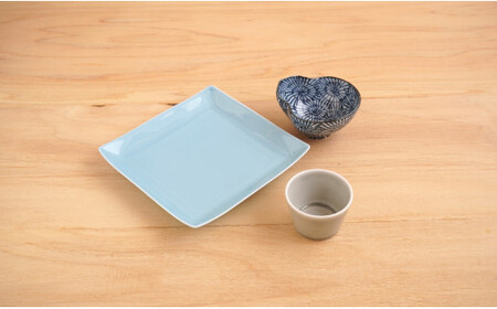 有田焼 四角いプレートと小皿で楽しむおせち お正月のうつわセット マルシゲ陶器 ex001