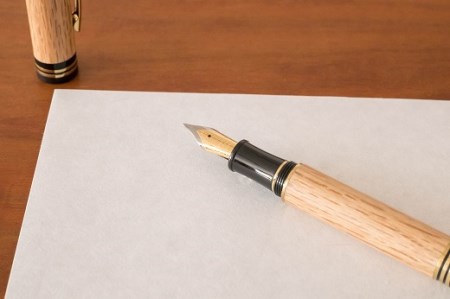 ふるさとの木を身近に感じる《アベマキ 万年筆》 1本 （ペン用ケース入り） | ツバキラボ ペン 文具 文房具 筆記用具 ケース入り 人気 贈り物 ギフト M49S01